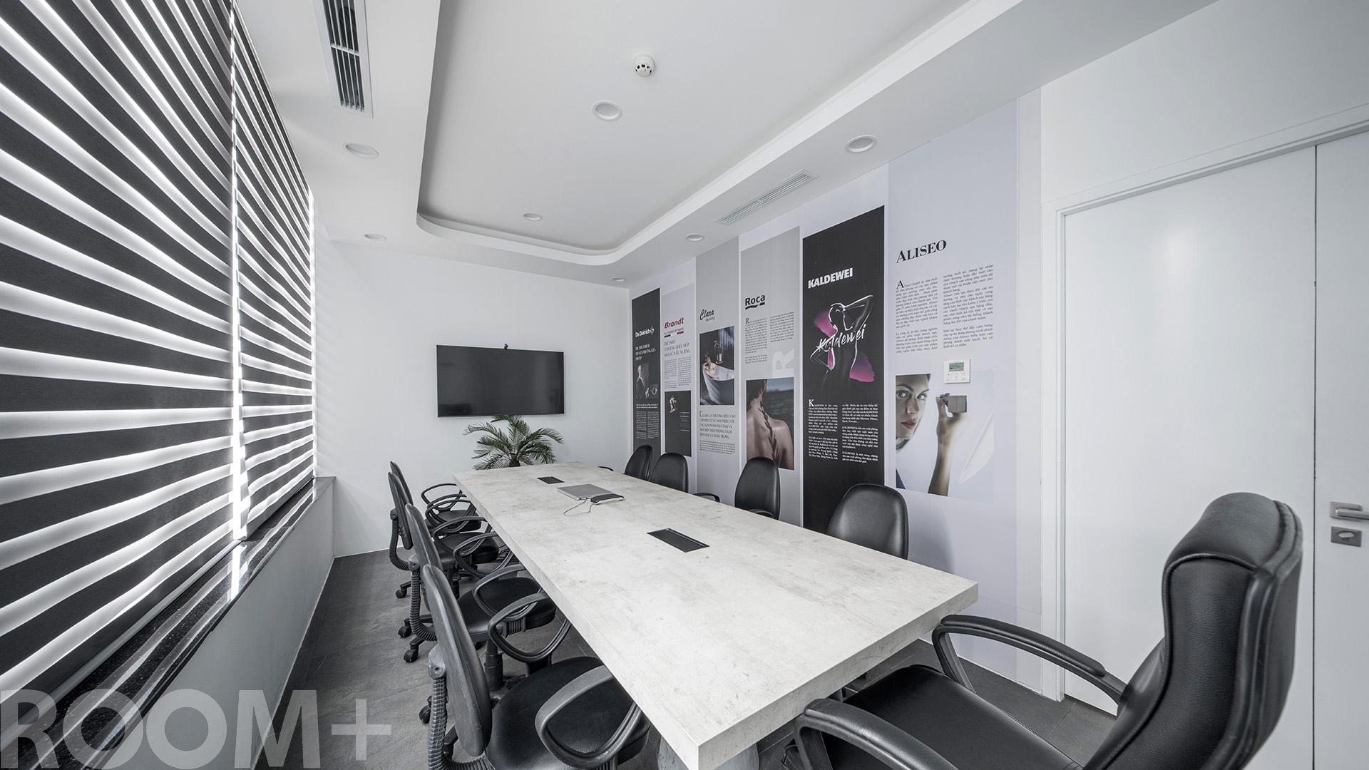 Deborah Showroom