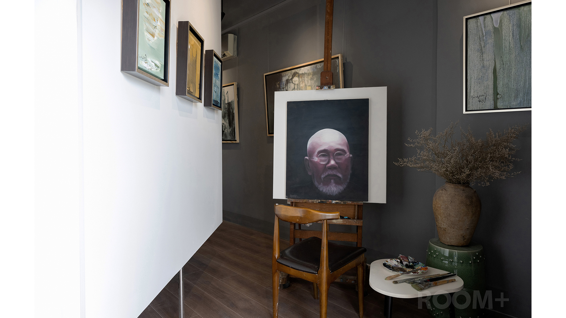 ROOM+ Trịnh Cung Gallery - Studio (9)