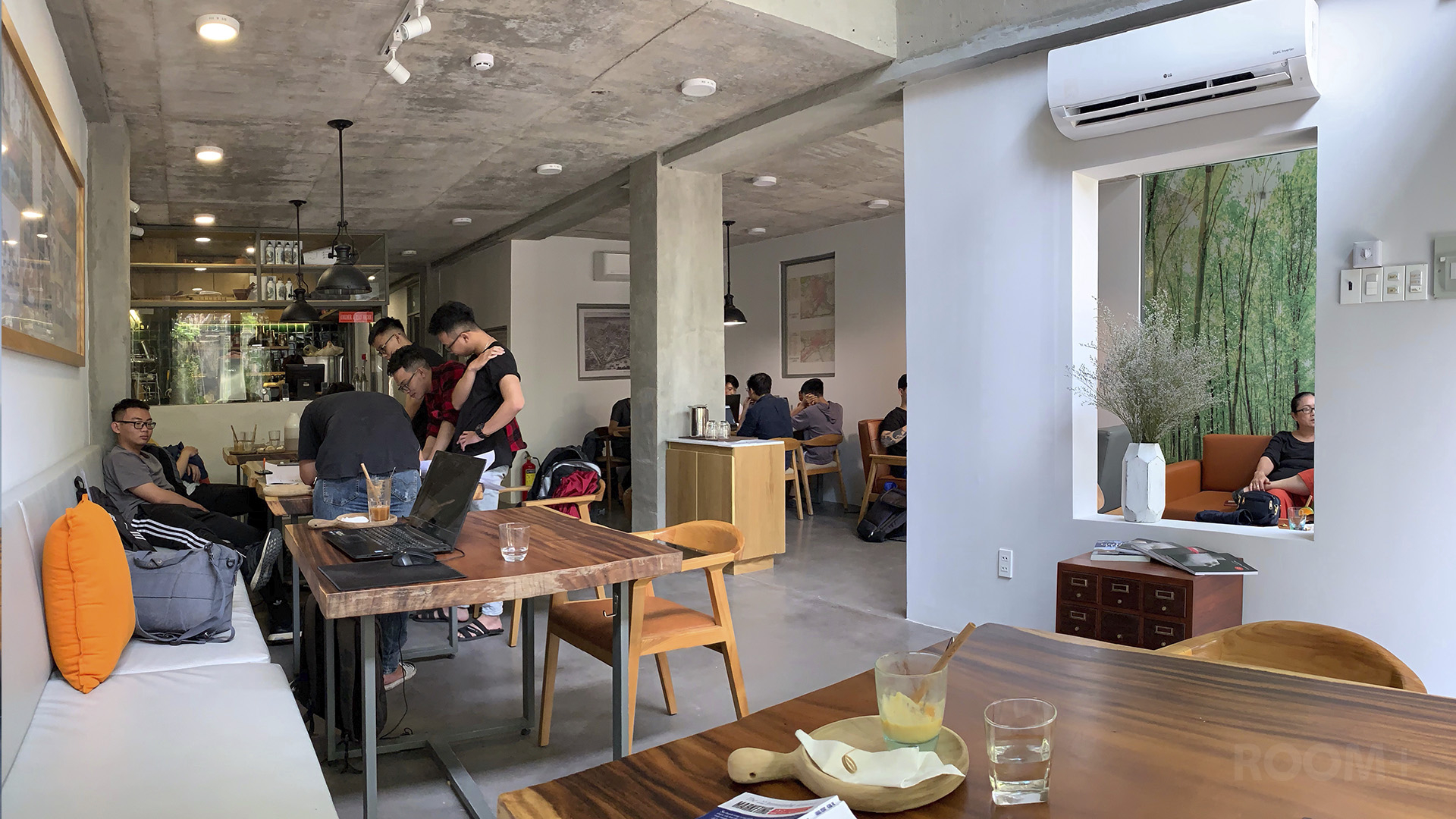 ROOM+ Work'in Saigon Cafe & Co-working (3)